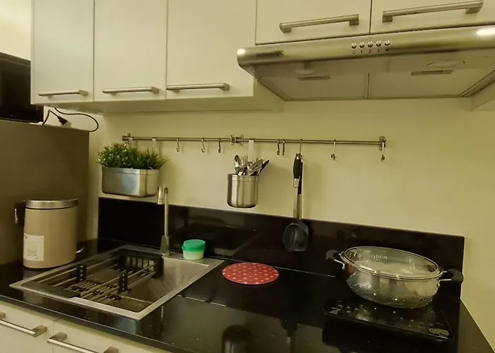 Casa Vides At Victoria Sports Tower Beside Gma Kamuning Mrt Station Manila